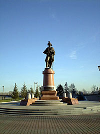 Памятник Резанову в Красноярске. Установлен в 2007 году.