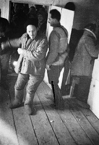 Cидор Артемович Ковпак на праздновании успешного форсирование Днепра, г.Лоев, Белоруссия. 1942 г.