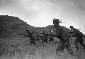 Battle_of_Lake_Khasan-Red_Army_soldiers_on_attack